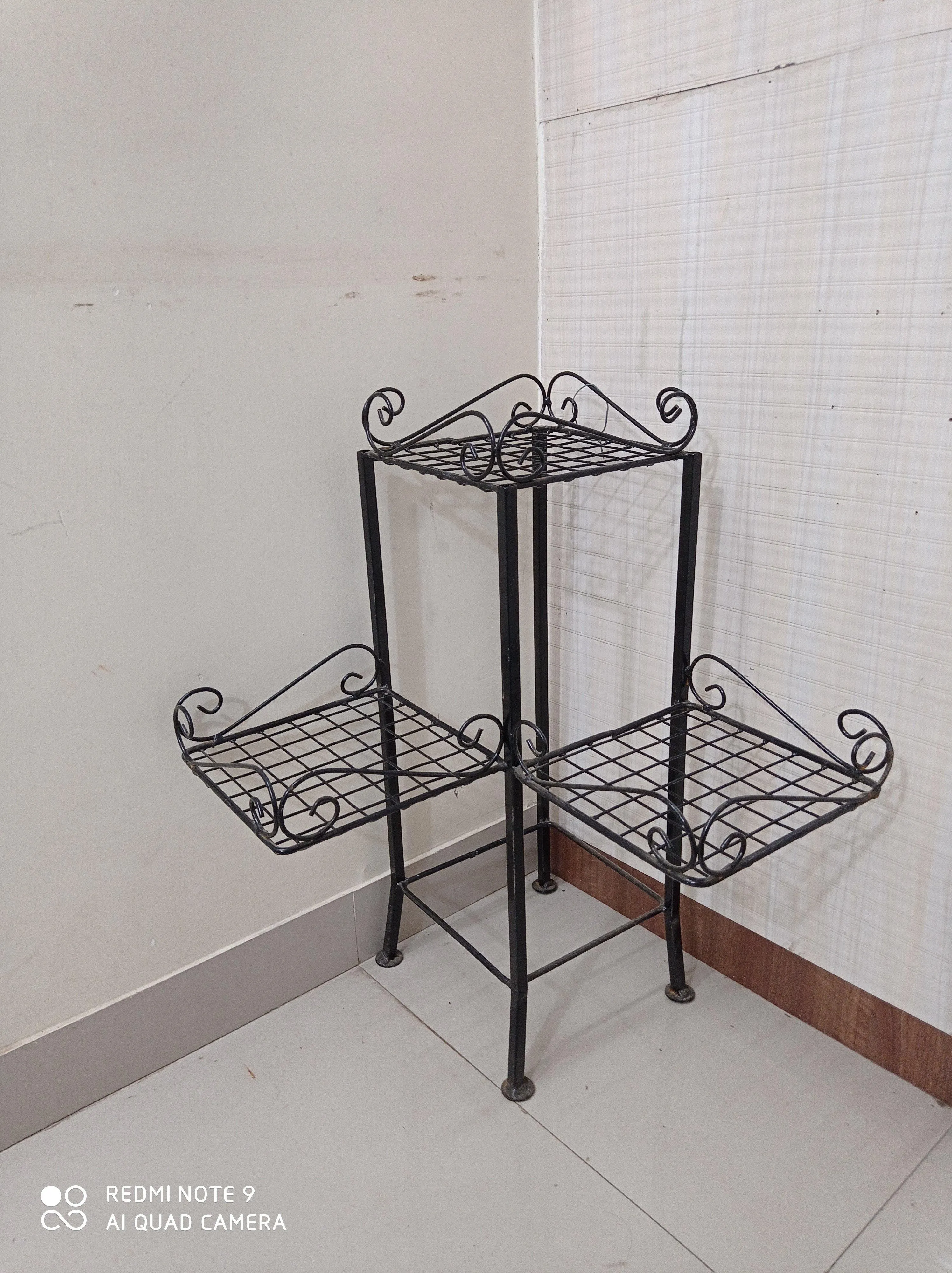 3 Pot Stand Square Corner