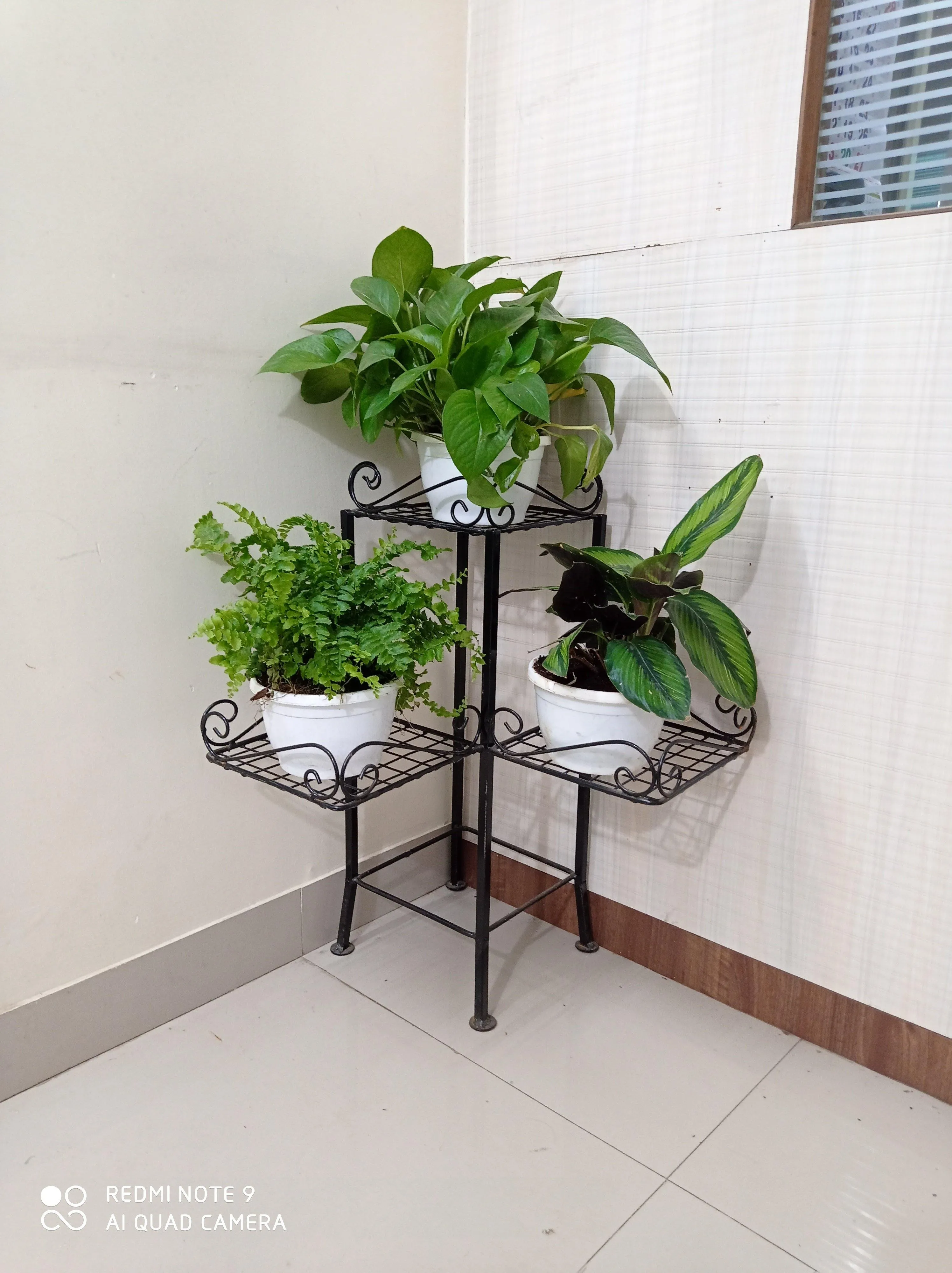 3 Pot Stand Square Corner