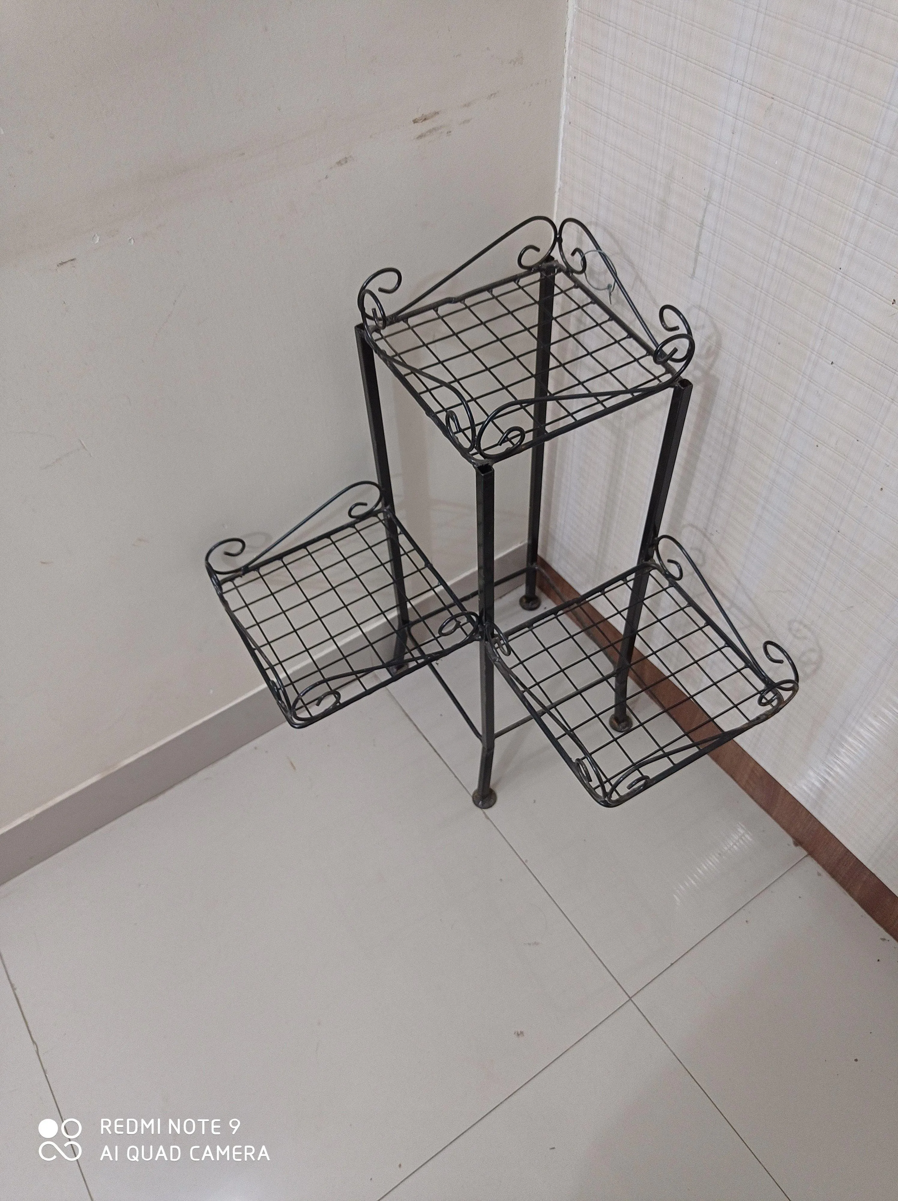 3 Pot Stand Square Corner